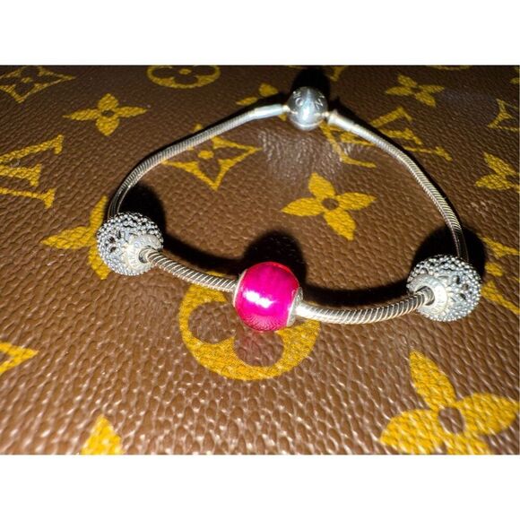 Pandora Essence Bracelet with x2 charms (spirituality, passion and freedom) - Picture 8 of 9